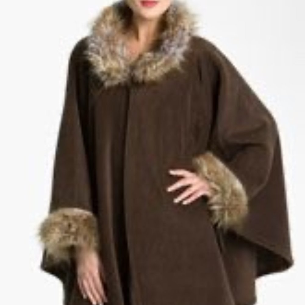 Parkhurst 'Desmona' Faux Fur Trim Cape